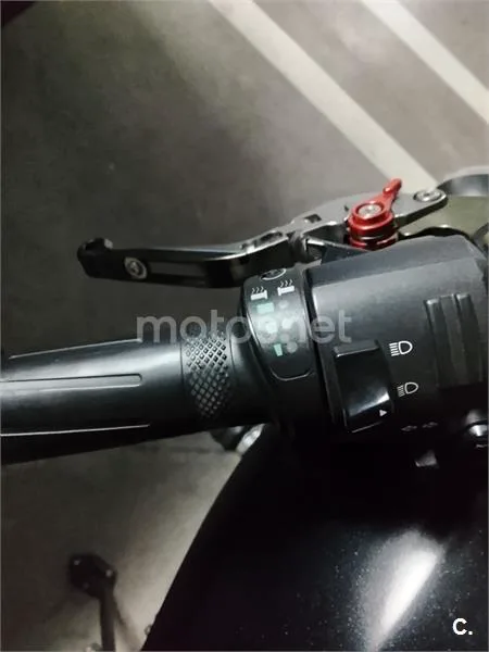 Yamaha XSR 700 – Vista 4