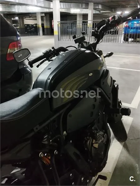 Yamaha XSR 700 – Vista 9