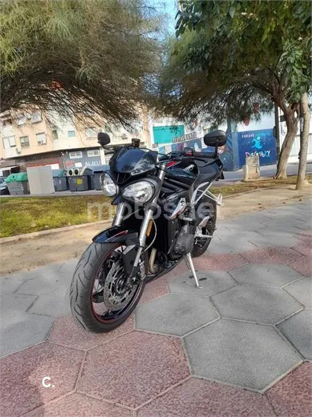 Triumph Street Triple – Vista 3