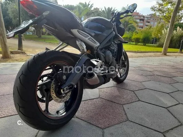Triumph Street Triple – Vista 4