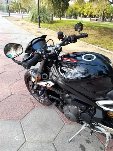 Triumph Street Triple – Vista 5