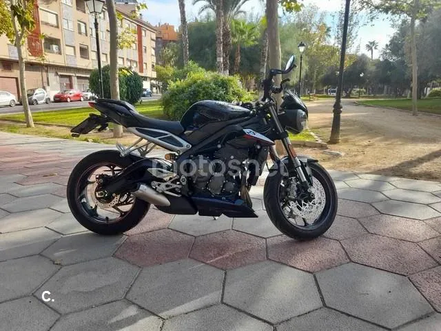 Triumph Street Triple – Vista 6