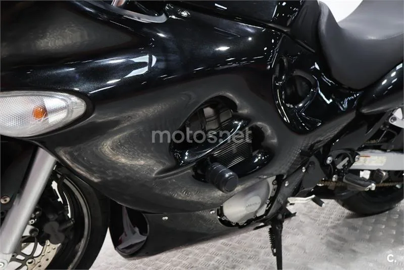 Suzuki GSX 750F – Vista 13