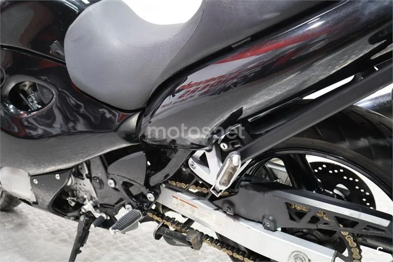 Suzuki GSX 750F – Vista 14