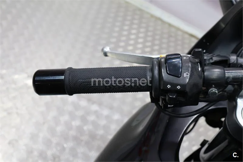 Suzuki GSX 750F – Vista 8