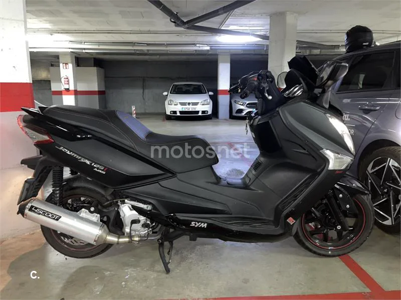 SYM Joymax 125 2200 € 2015 Girona - 1