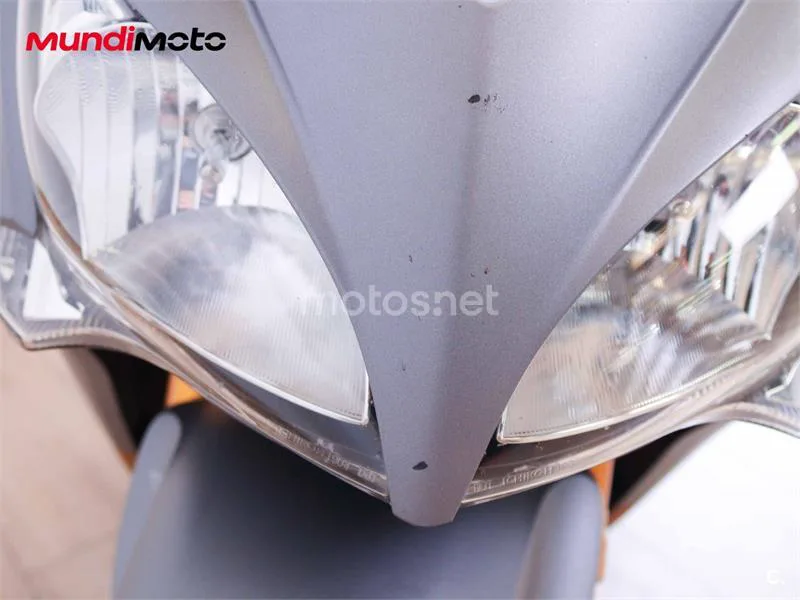 Suzuki GSX-S – Vista 13