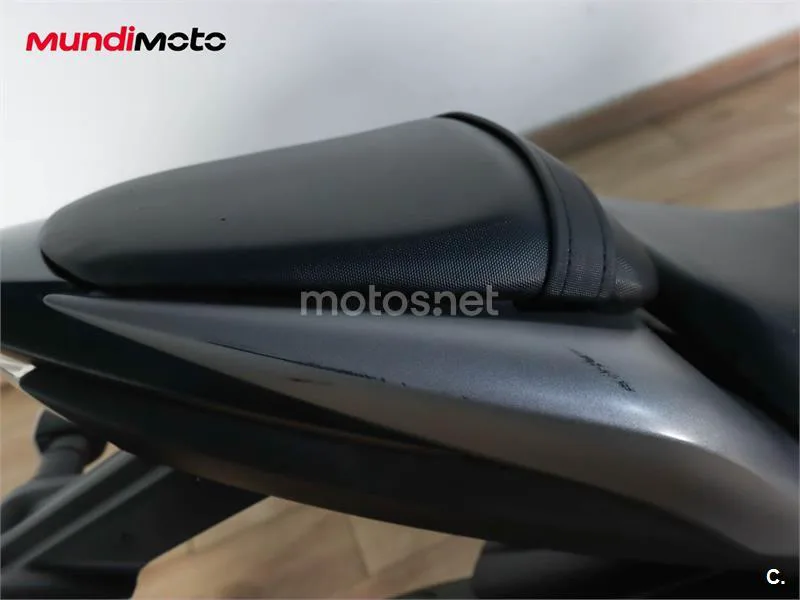 Suzuki GSX-S – Vista 18
