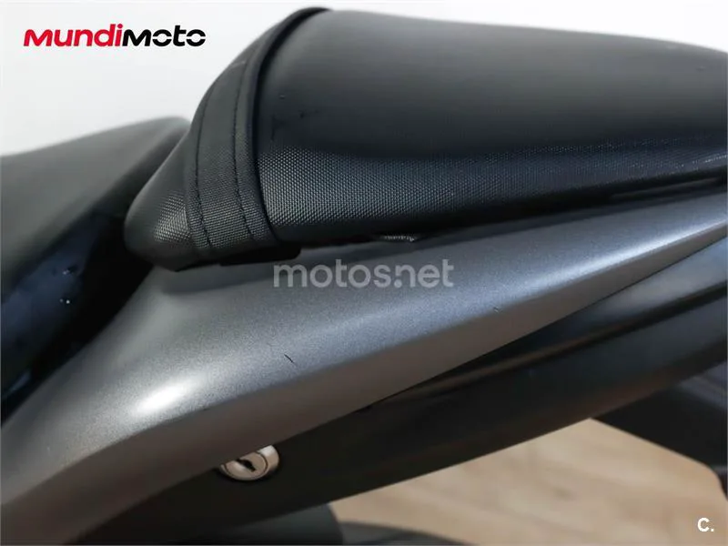 Suzuki GSX-S – Vista 19