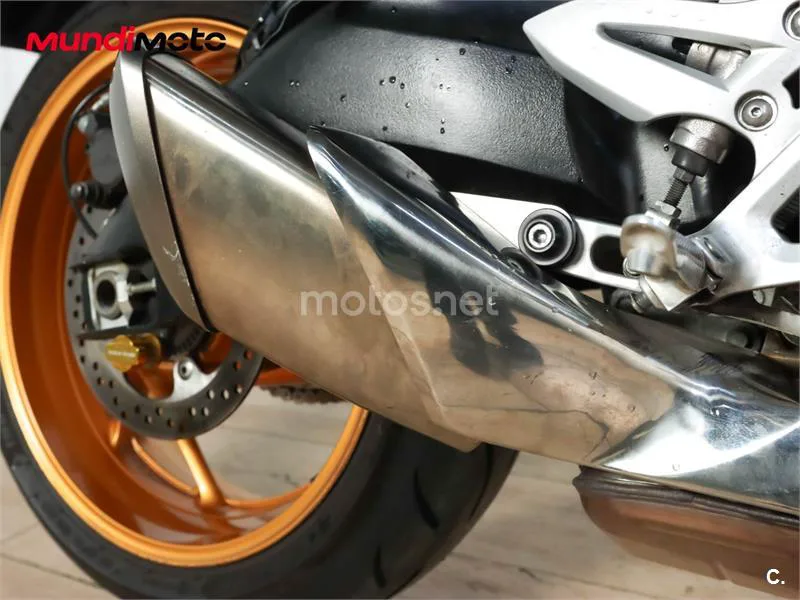 Suzuki GSX-S – Vista 30