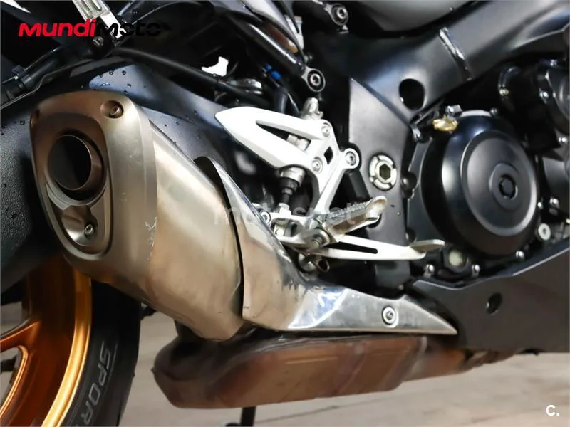 Suzuki GSX-S – Vista 4