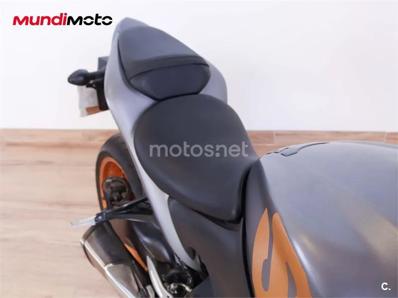 Suzuki GSX-S – Vista 32