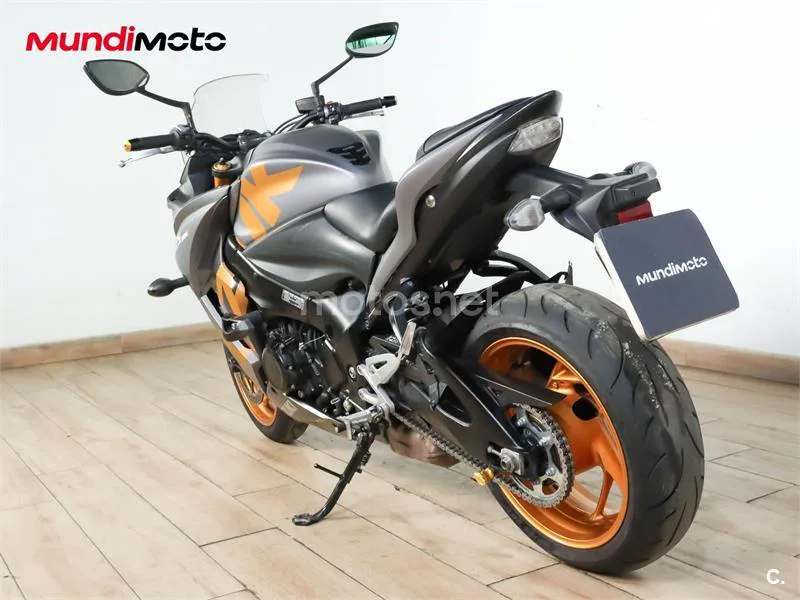 Suzuki GSX-S – Vista 8