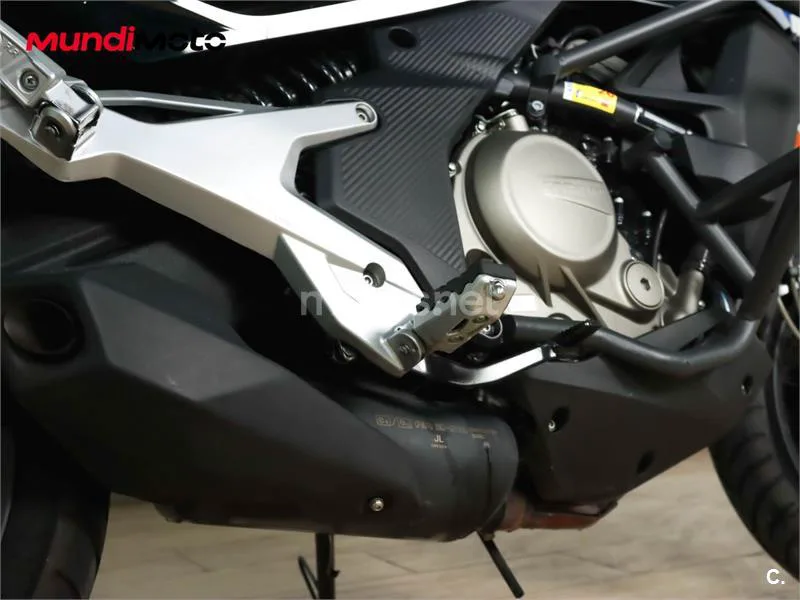 CFMOTO 650MT – Vista 4