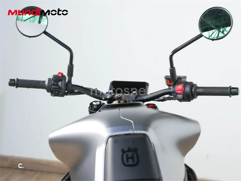 Husqvarna Vitpilen 801 – Vista 11