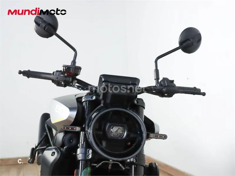 Husqvarna Vitpilen 801 – Vista 5