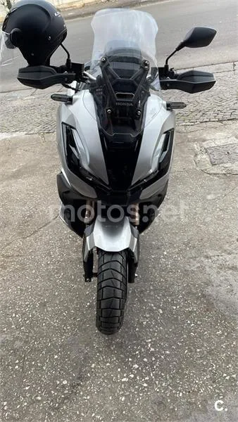 Honda ADV 350 – Vista 11