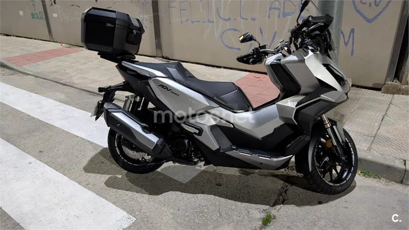Honda ADV 350 – Vista 4