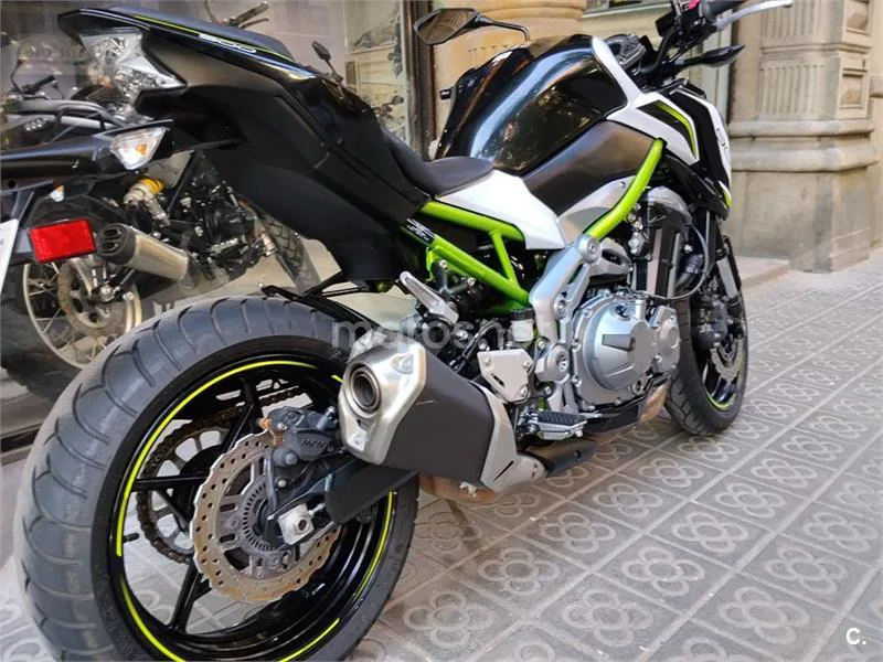 Kawasaki Z900 – Vista 6