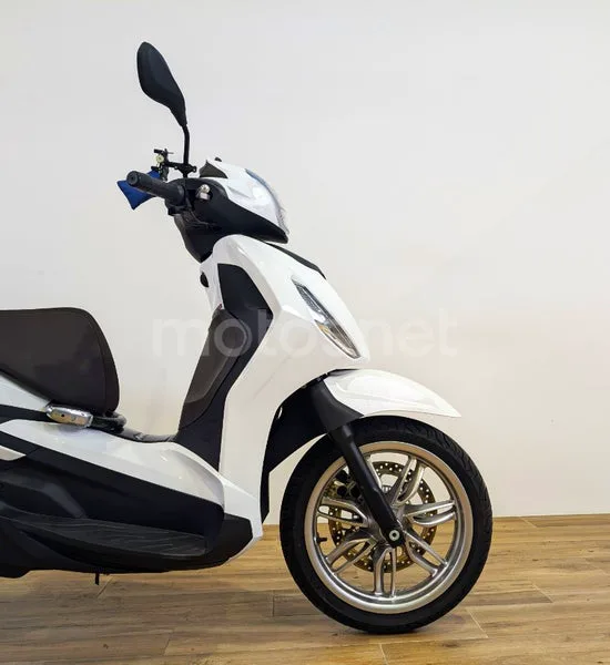 Piaggio Beverly – Vista 4