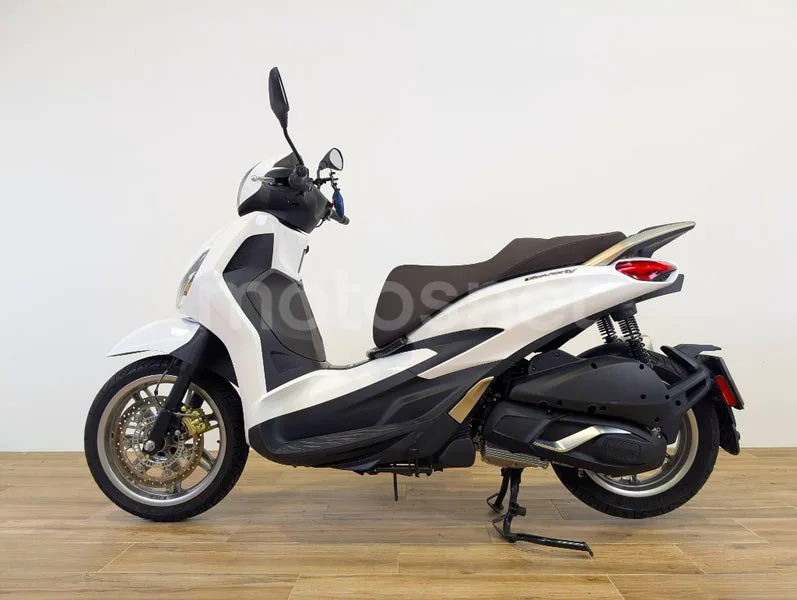 Piaggio Beverly – Vista 5