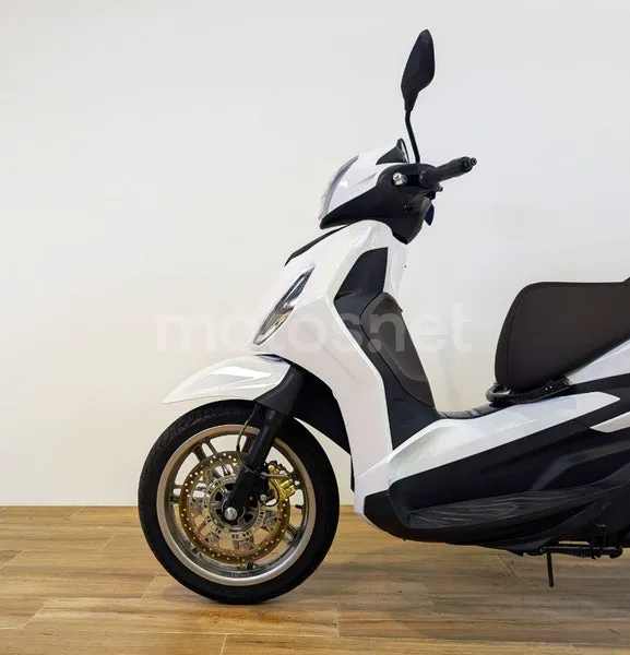 Piaggio Beverly – Vista 8