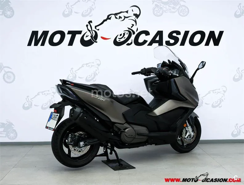 Kymco AK 550 – Vista 3