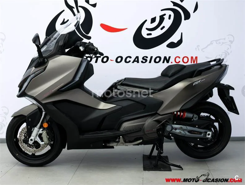 Kymco AK 550 – Vista 7