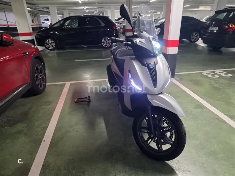 Piaggio Beverly – Vista 4
