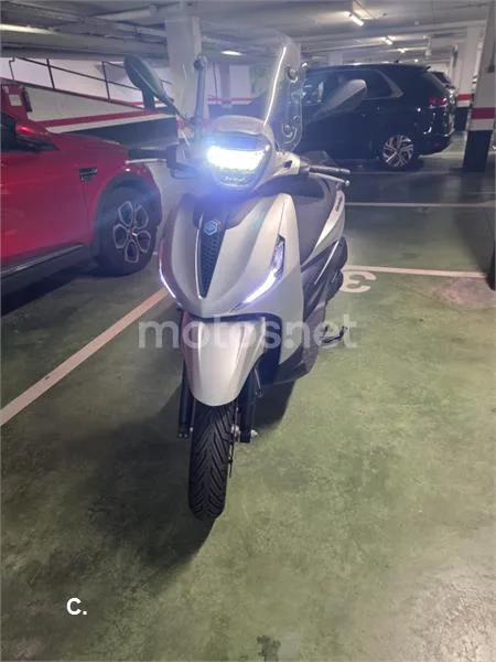 Piaggio Beverly – Vista 6