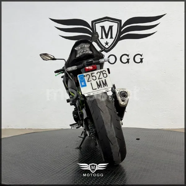 Kawasaki Z900 – Vista 9