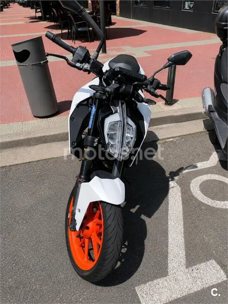 KTM 390 – Vista 3
