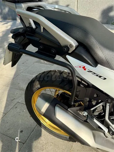 Honda XL 750 Transalp – Vista 9