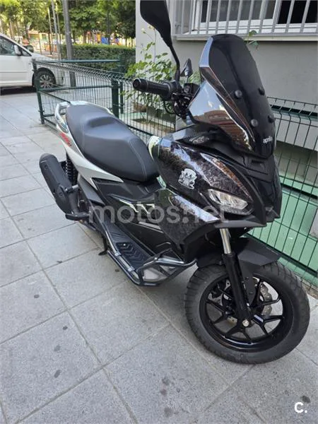 Aprilia SR GT 125 – Vista 6