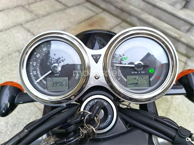 Triumph Bonneville T120 – Vista 2