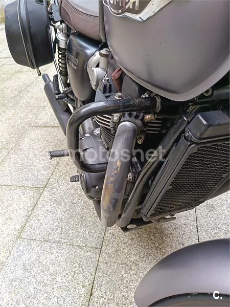 Triumph Bonneville T120 – Vista 5