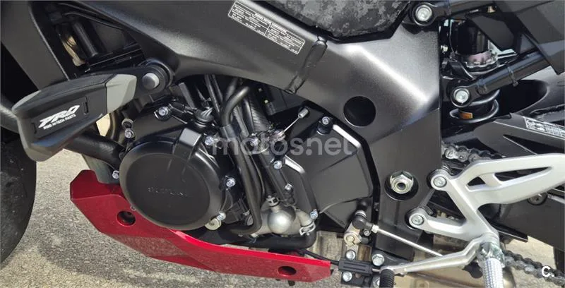 Suzuki GSX-S – Vista 11