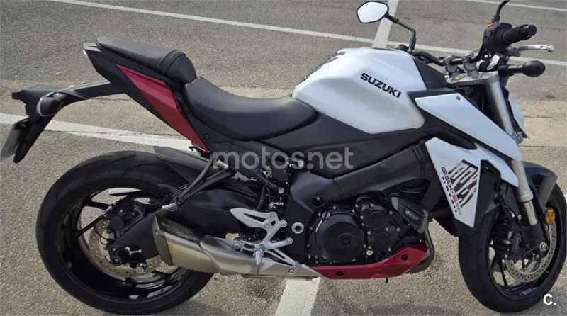 Suzuki GSX-S – Vista 9