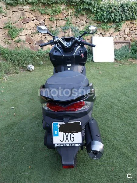 Kawasaki J300 – Vista 2