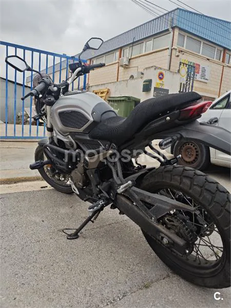 Voge 300 – Vista 4