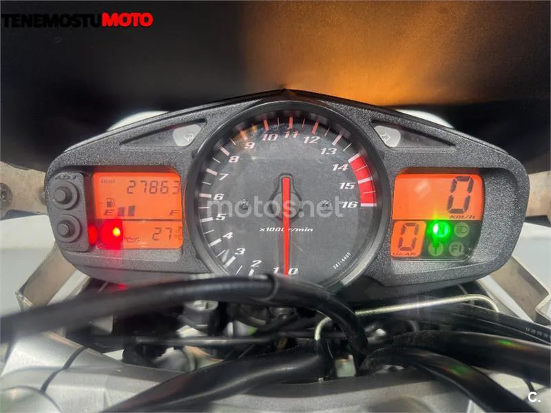 Suzuki GSR 600 – Vista 11