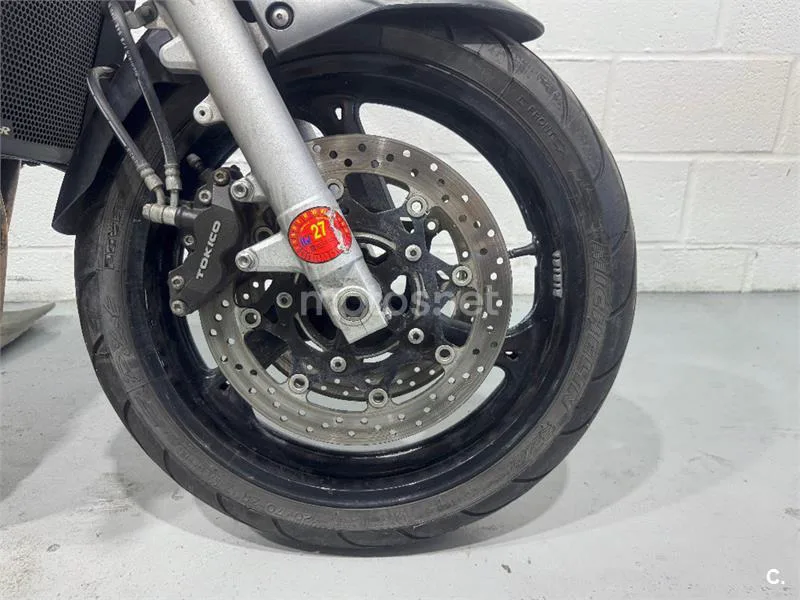 Suzuki GSR 600 – Vista 12