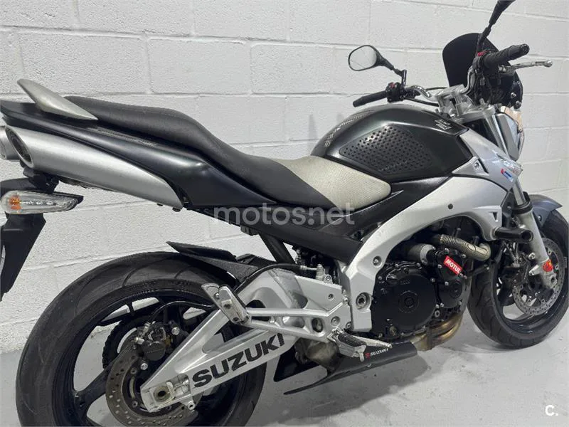 Suzuki GSR 600 – Vista 17