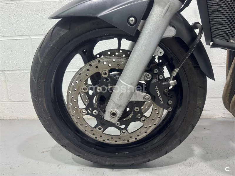 Suzuki GSR 600 – Vista 20
