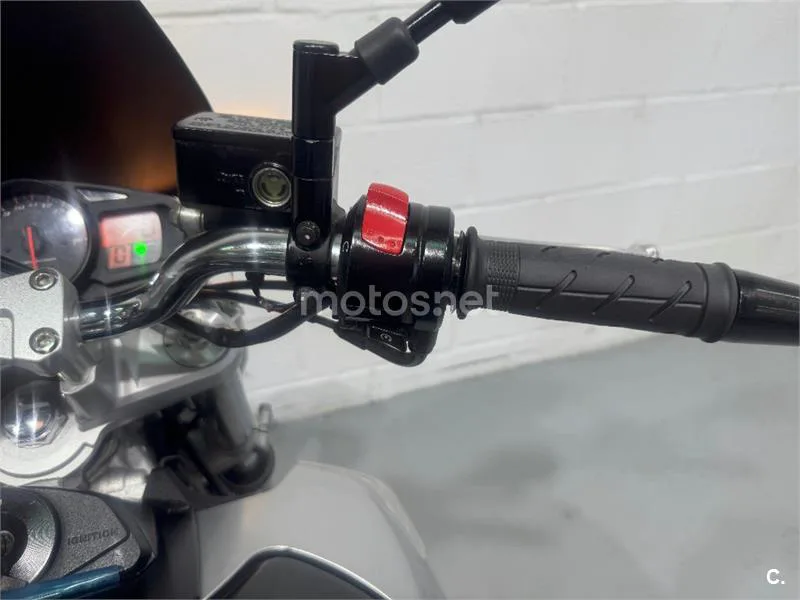 Suzuki GSR 600 – Vista 28
