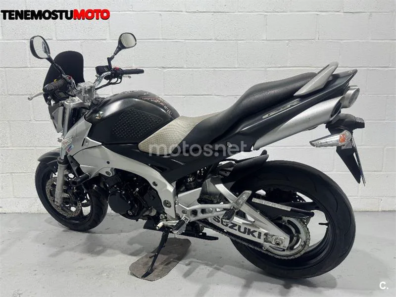 Suzuki GSR 600 – Vista 6