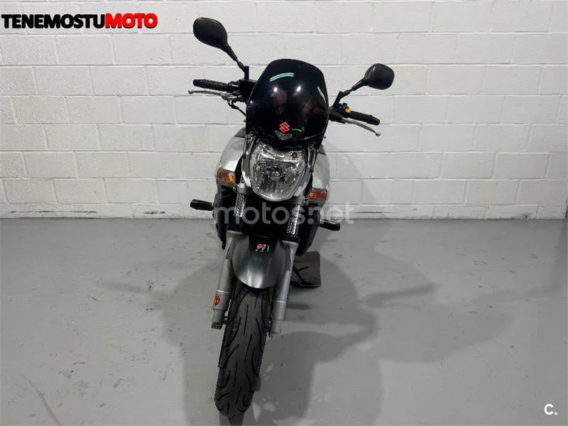 Suzuki GSR 600 – Vista 7