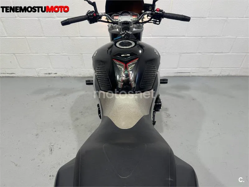 Suzuki GSR 600 – Vista 9