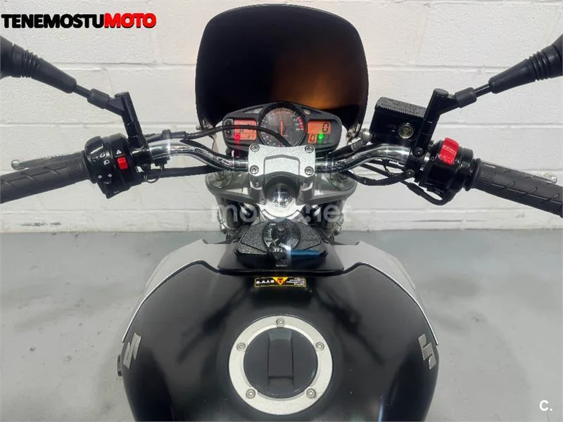 Suzuki GSR 600 – Vista 10