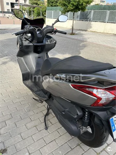Kymco Super Dink 125 – Vista 2